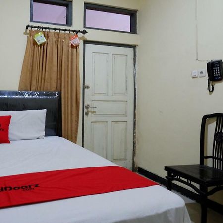Reddoorz Near Gor Wisanggeni Hotell Tegal  Exteriör bild