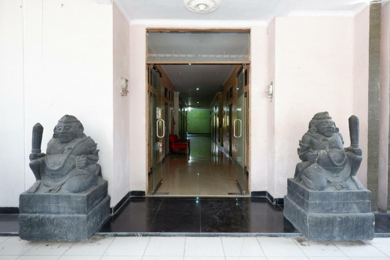 Reddoorz Near Gor Wisanggeni Hotell Tegal  Exteriör bild