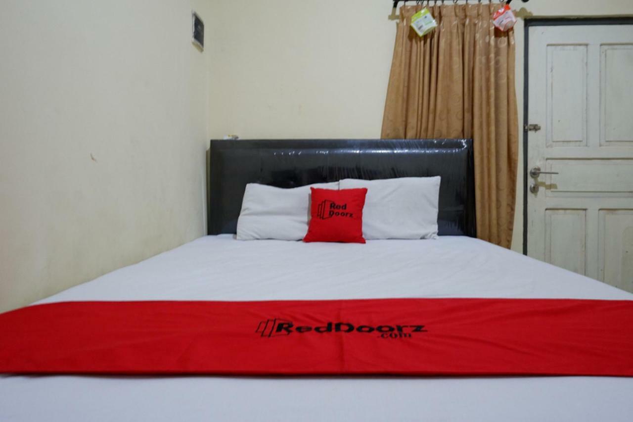 Reddoorz Near Gor Wisanggeni Hotell Tegal  Exteriör bild