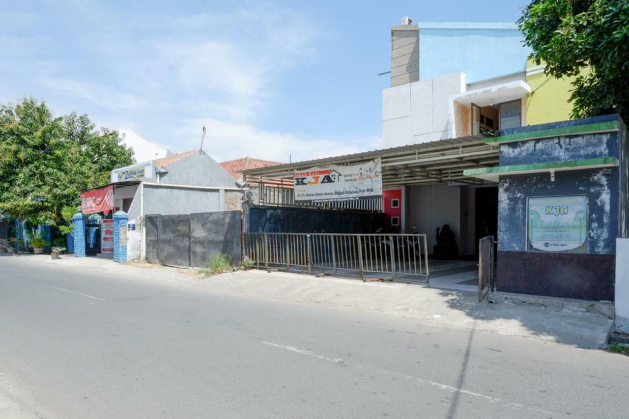 Reddoorz Near Gor Wisanggeni Hotell Tegal  Exteriör bild