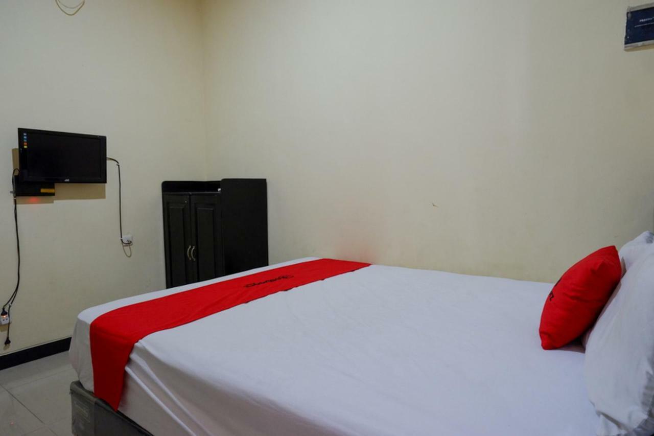 Reddoorz Near Gor Wisanggeni Hotell Tegal  Exteriör bild