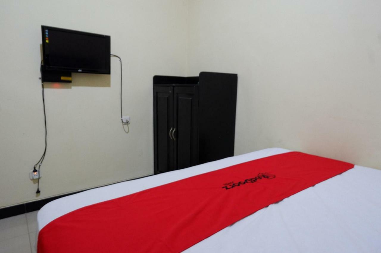 Reddoorz Near Gor Wisanggeni Hotell Tegal  Exteriör bild